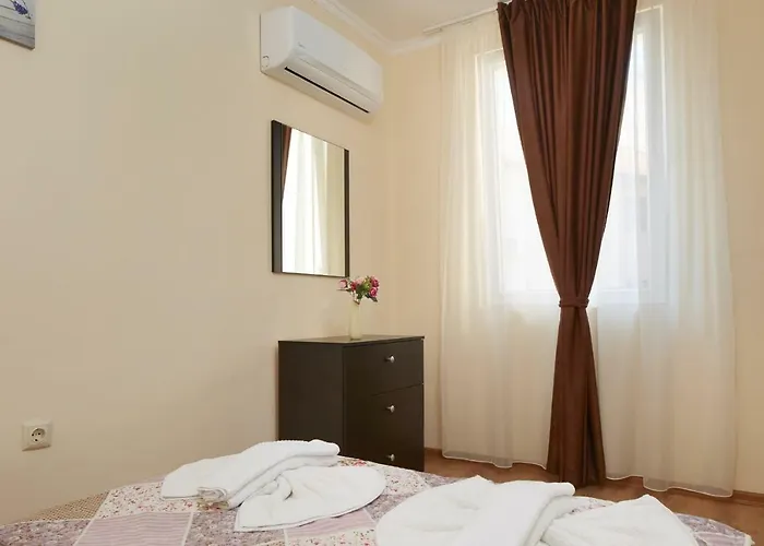 Feniks * ネセバル