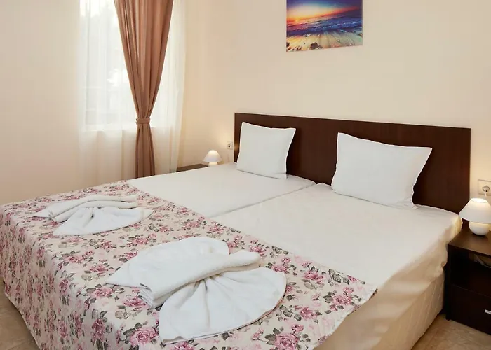 アパート Feniks ネセバル