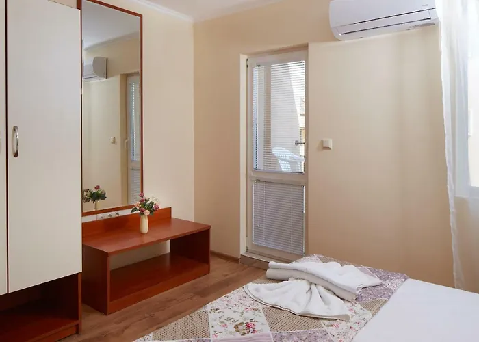 Feniks * ネセバル