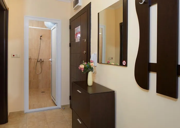 アパート Feniks ネセバル