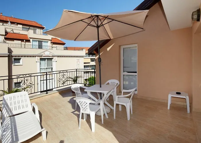 Feniks アパート ネセバル