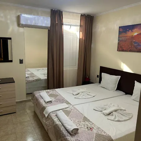 Feniks Apartment *