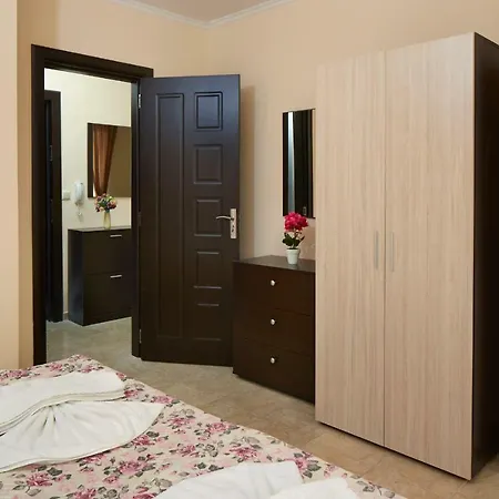 Apartment Feniks *