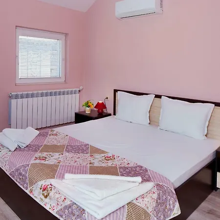 Apartment Feniks *